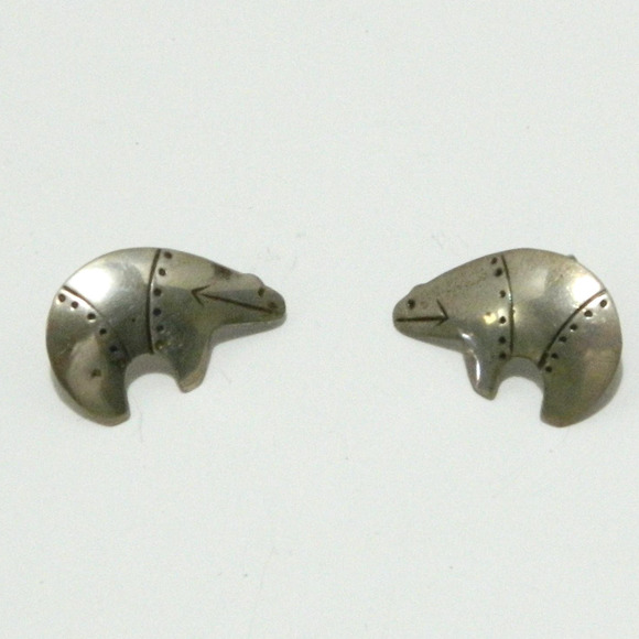 Sterling silver spirit bear stud earrings unsigned - Picture 4 of 7